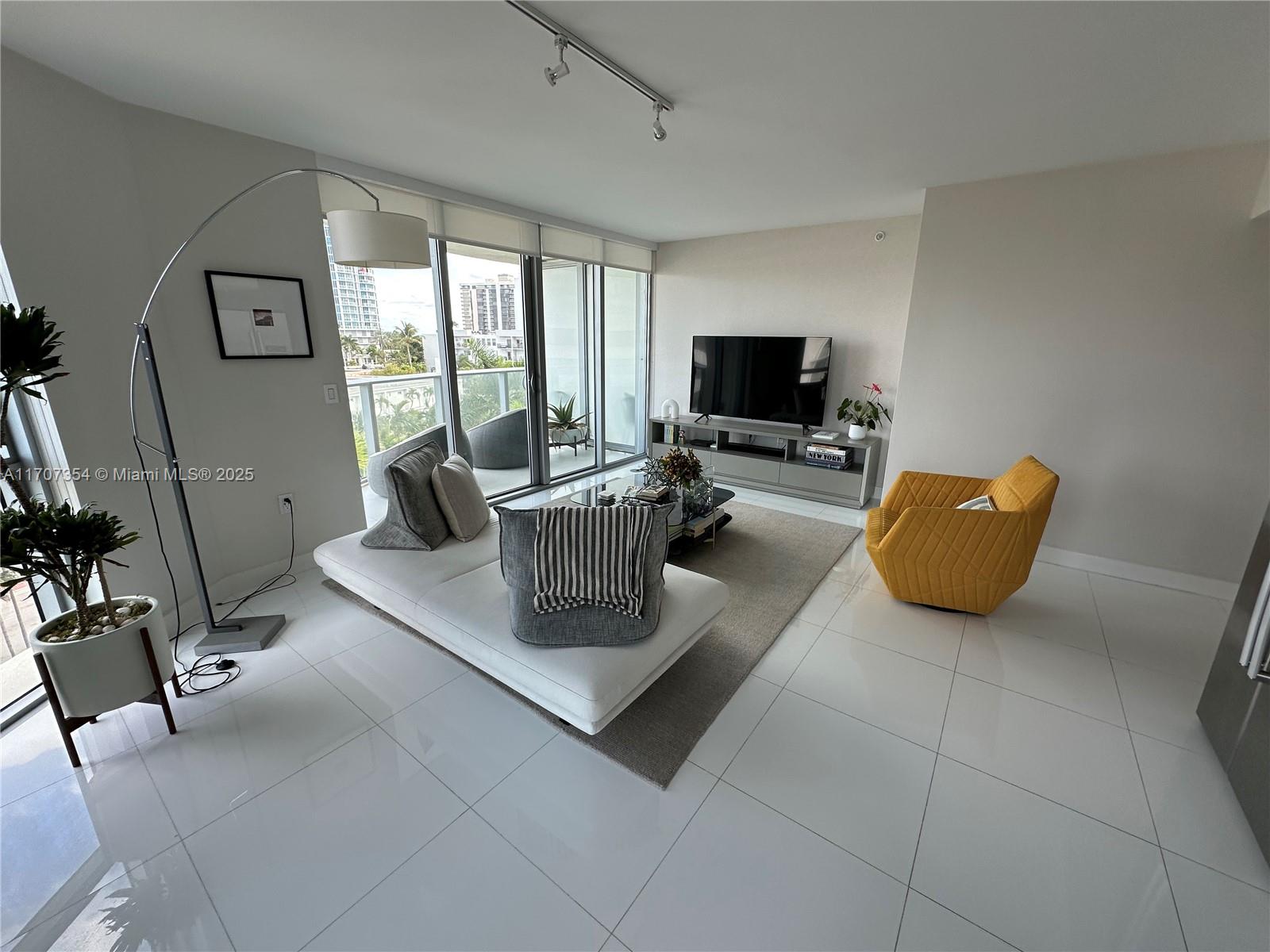 AMD PL OF 2ND OCEAN FRONT - Residential Lease