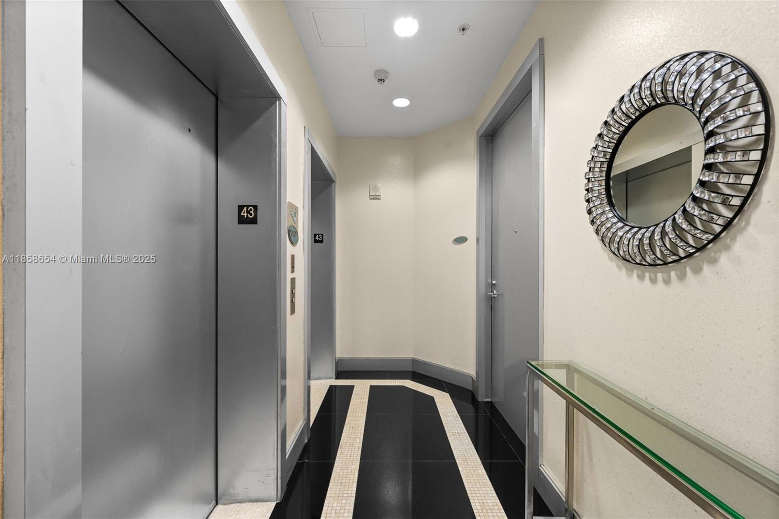 TRUMP ROYALE CONDO - Residential Lease