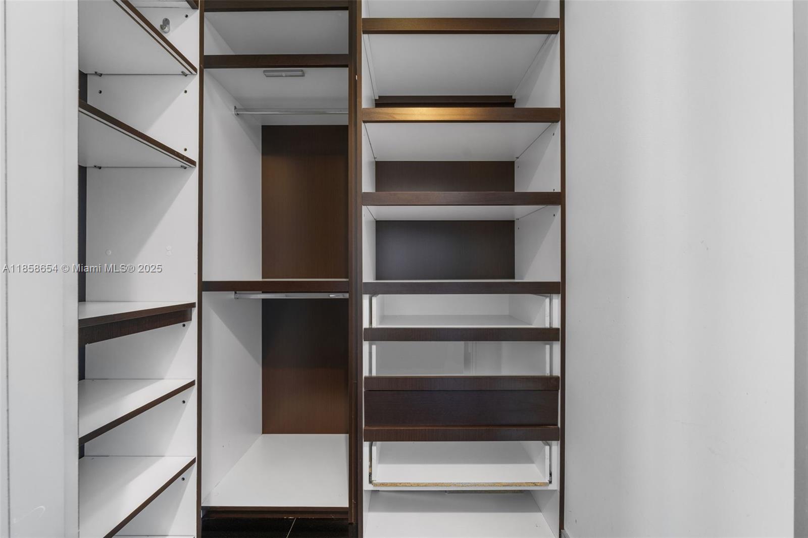 TRUMP ROYALE CONDO - Residential Lease