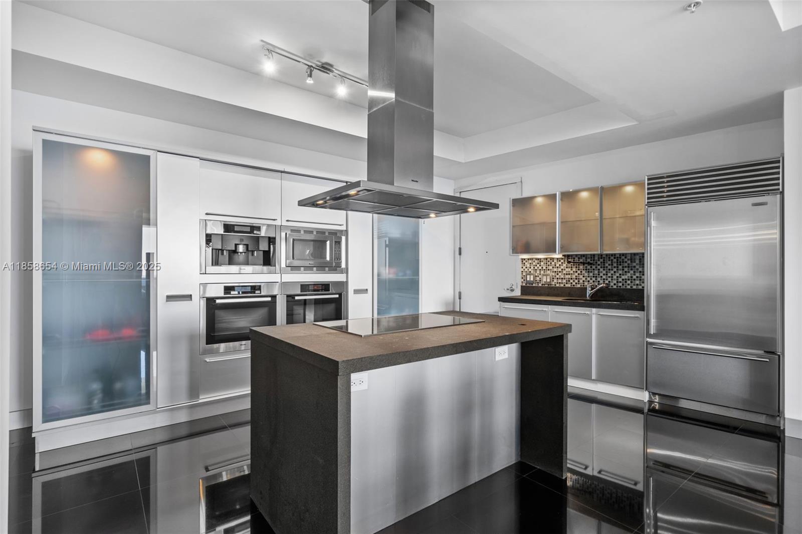 TRUMP ROYALE CONDO - Residential Lease