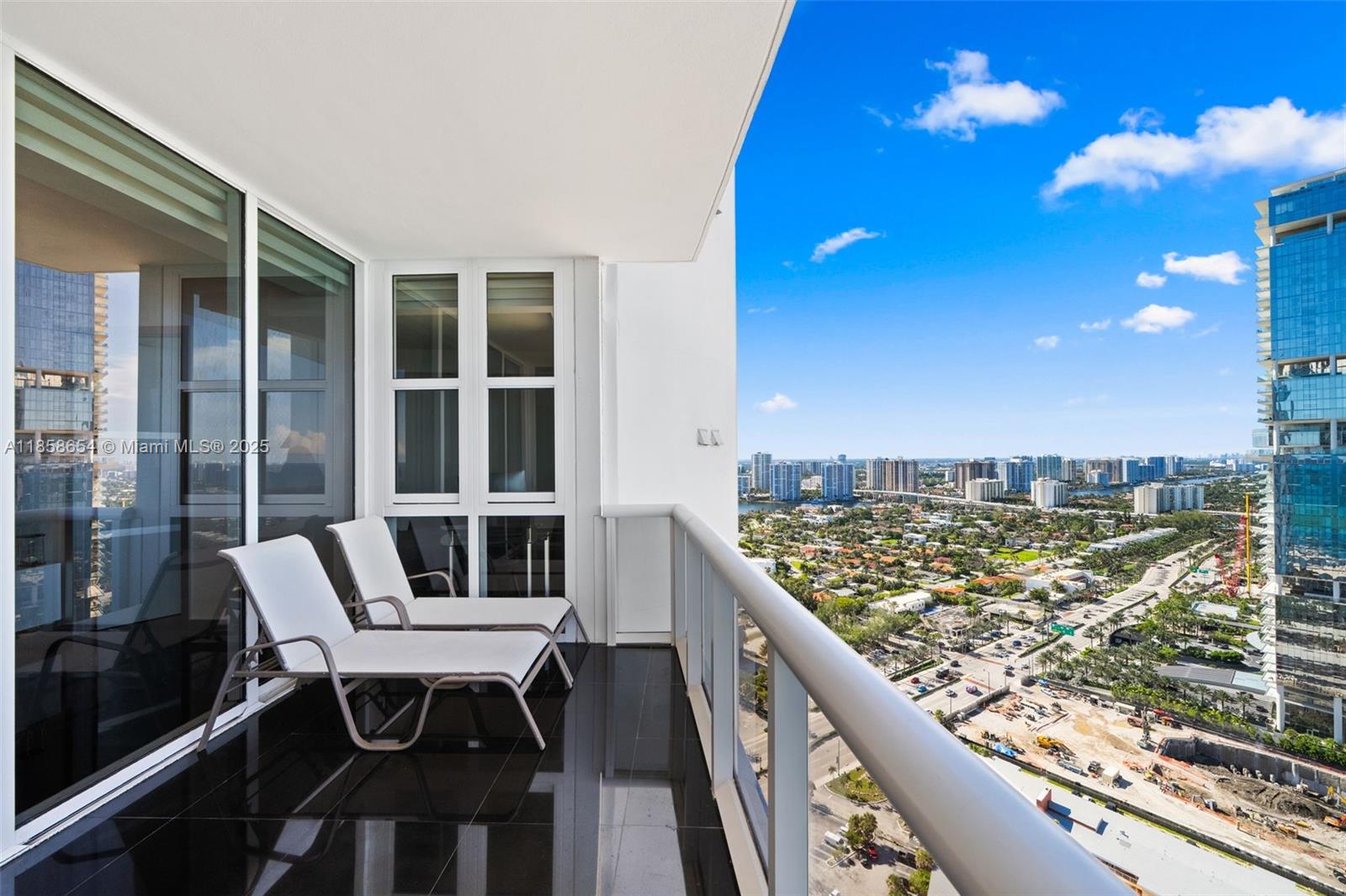 TRUMP ROYALE CONDO - Residential Lease