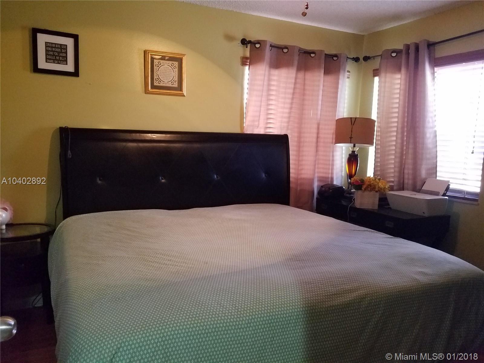 PEMBROKE LAKES SOUTH - Residential