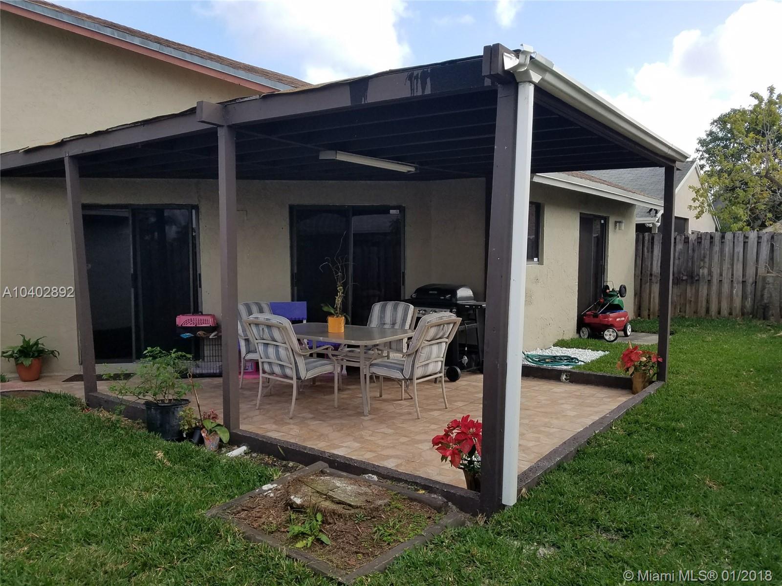 PEMBROKE LAKES SOUTH - Residential