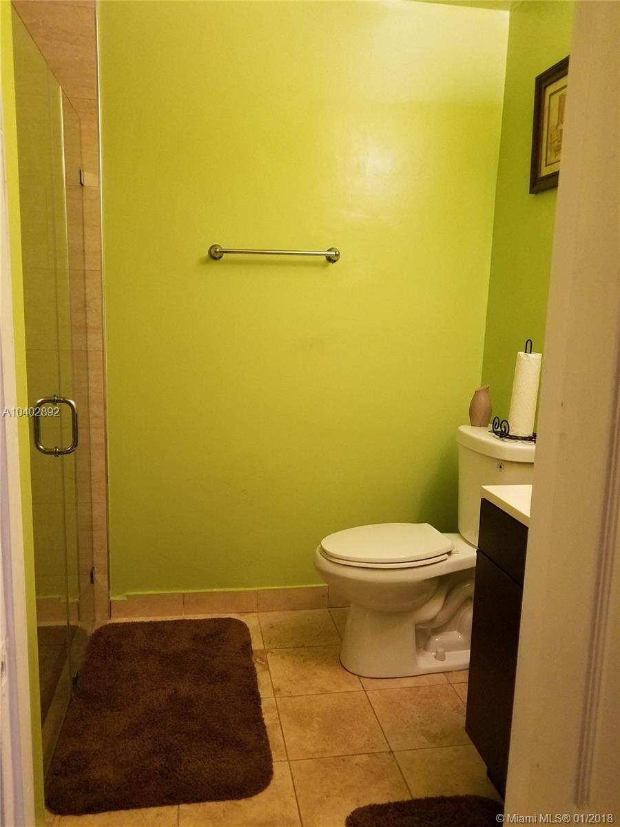 PEMBROKE LAKES SOUTH - Residential