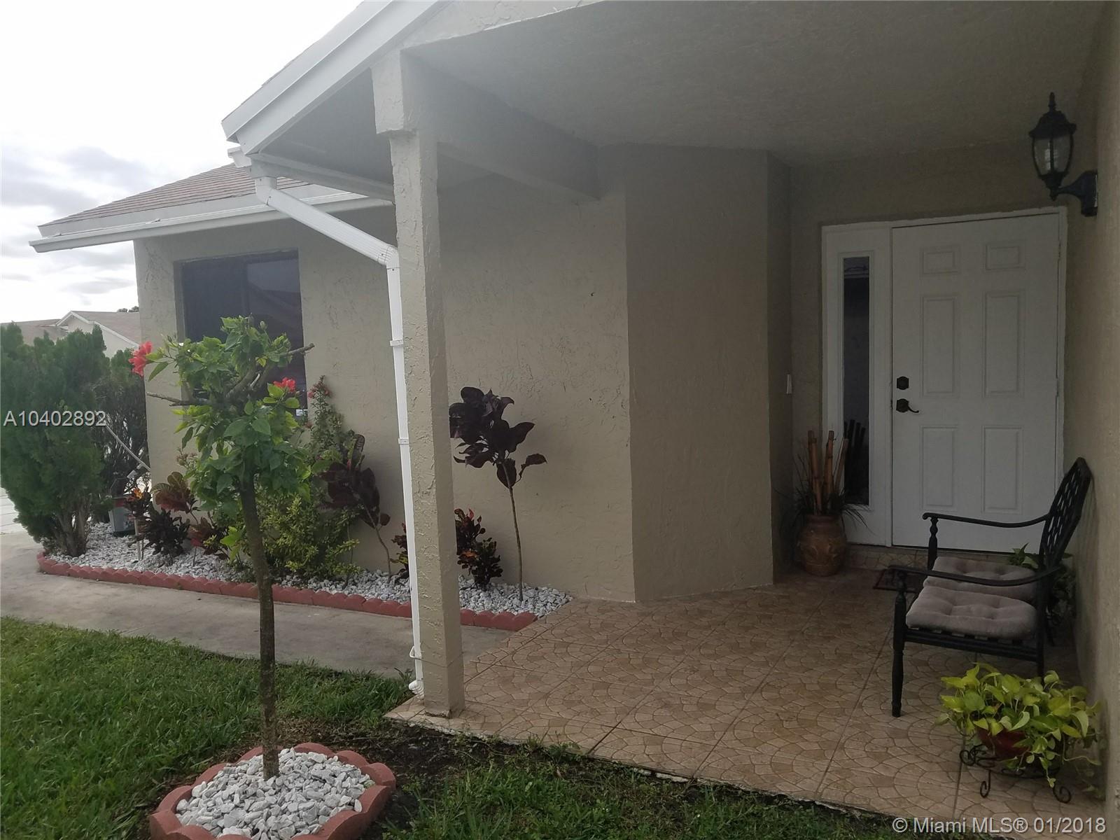 PEMBROKE LAKES SOUTH - Residential