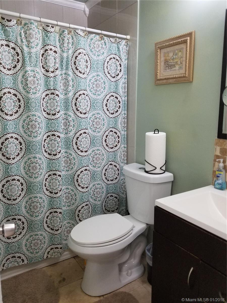 PEMBROKE LAKES SOUTH - Residential