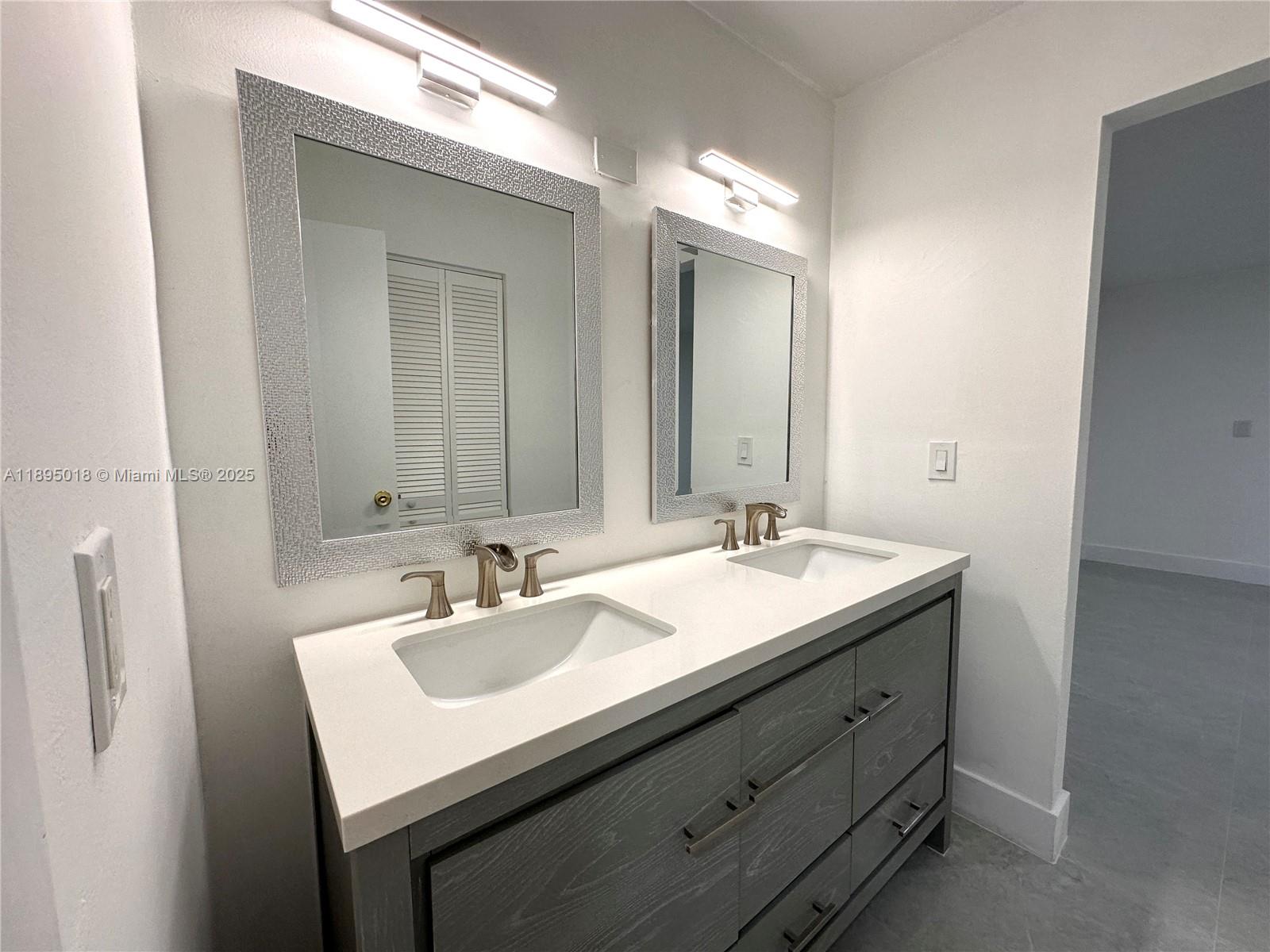 KENMORE VILLAS - Residential