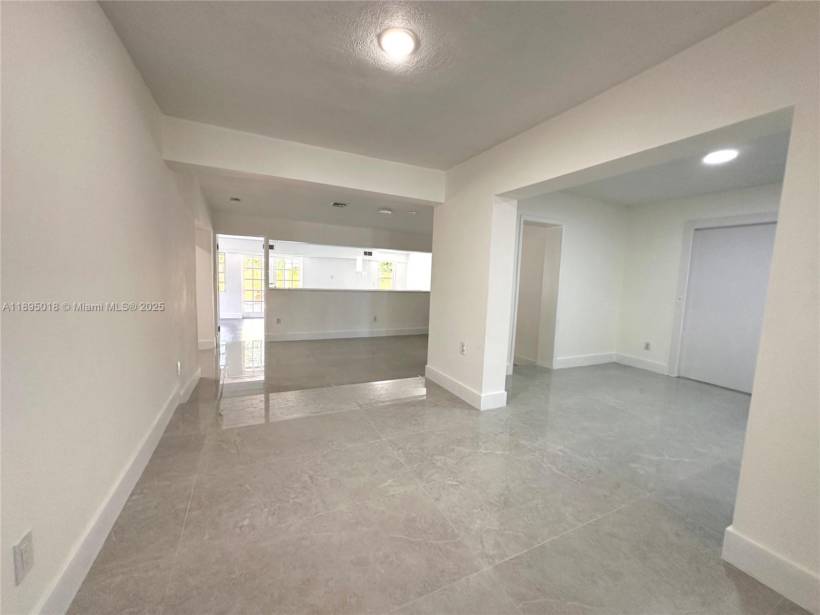 KENMORE VILLAS - Residential