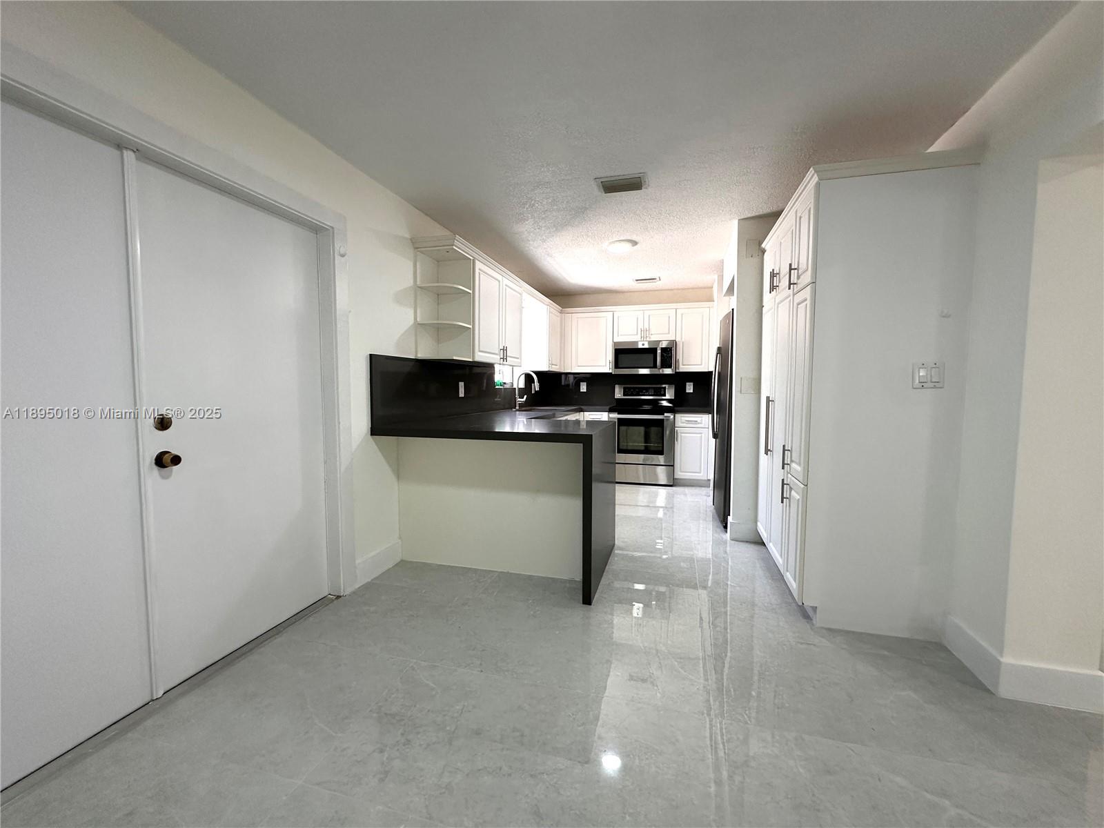 KENMORE VILLAS - Residential