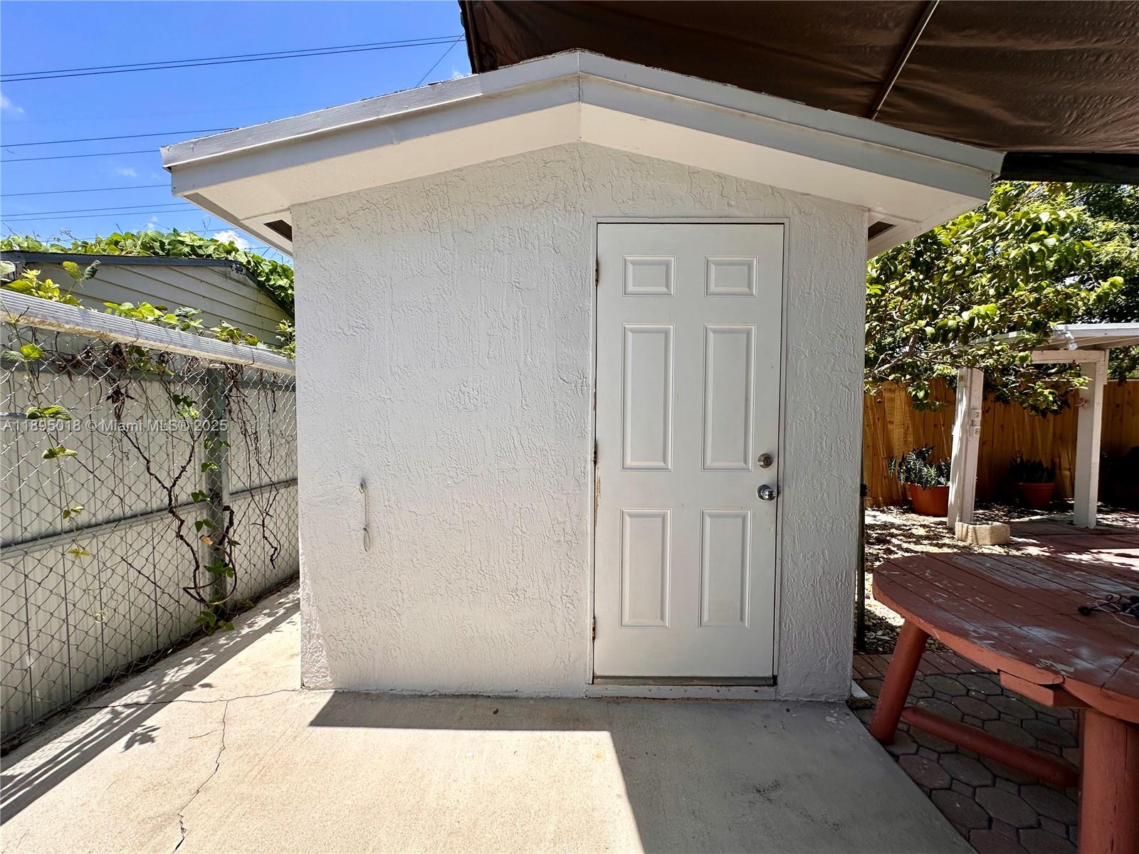 KENMORE VILLAS - Residential