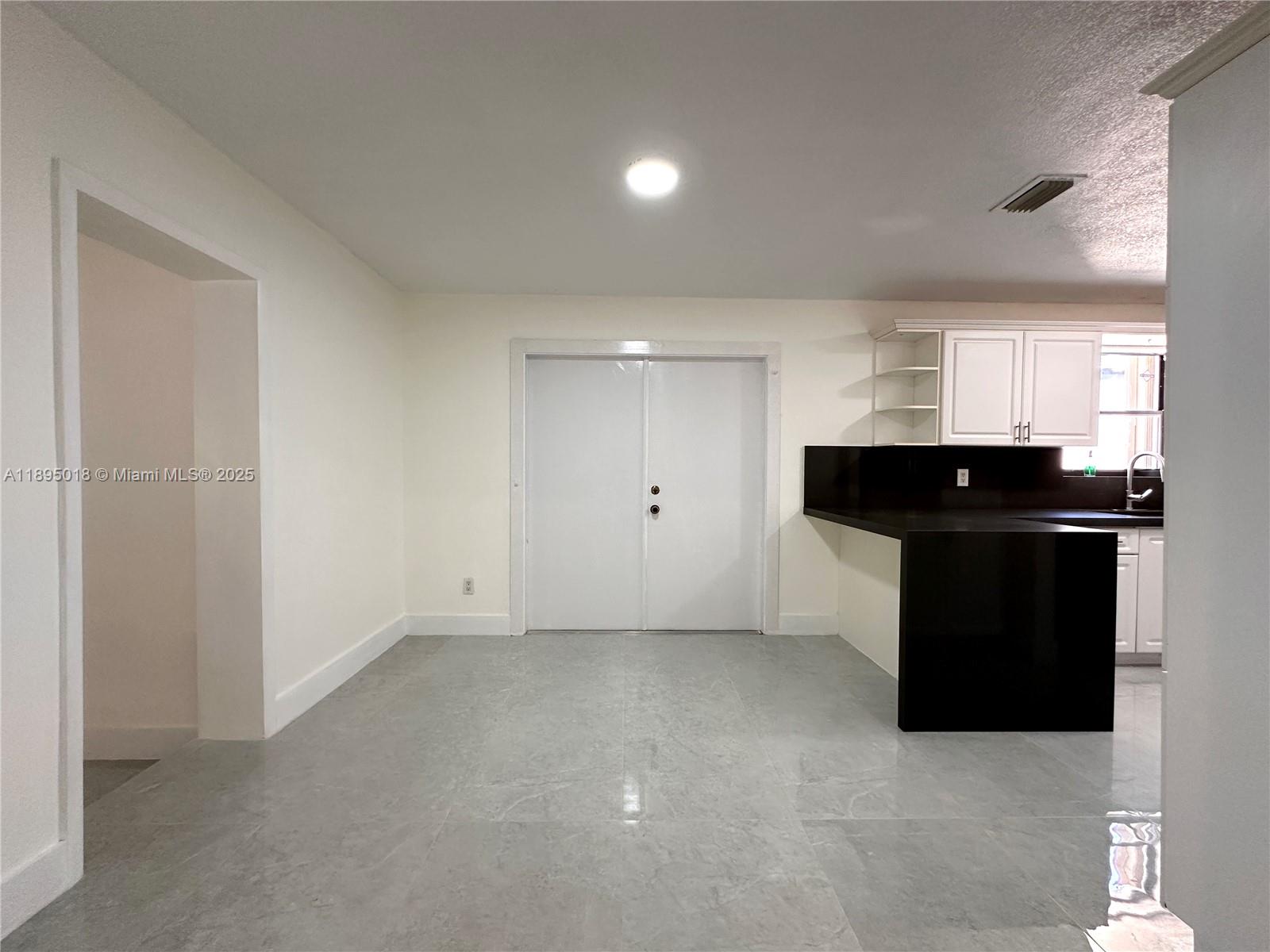 KENMORE VILLAS - Residential