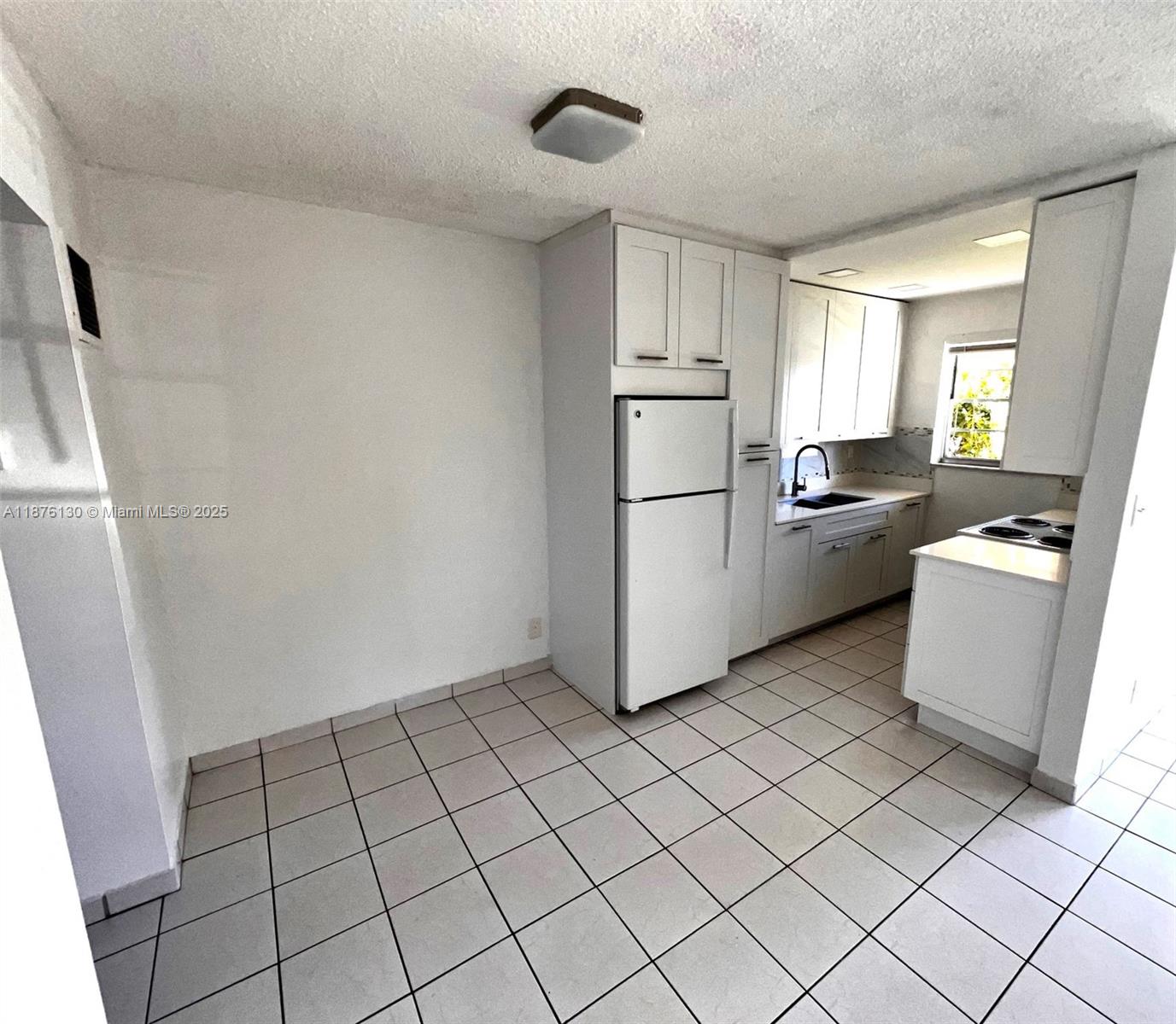 2145 Pierce St 105