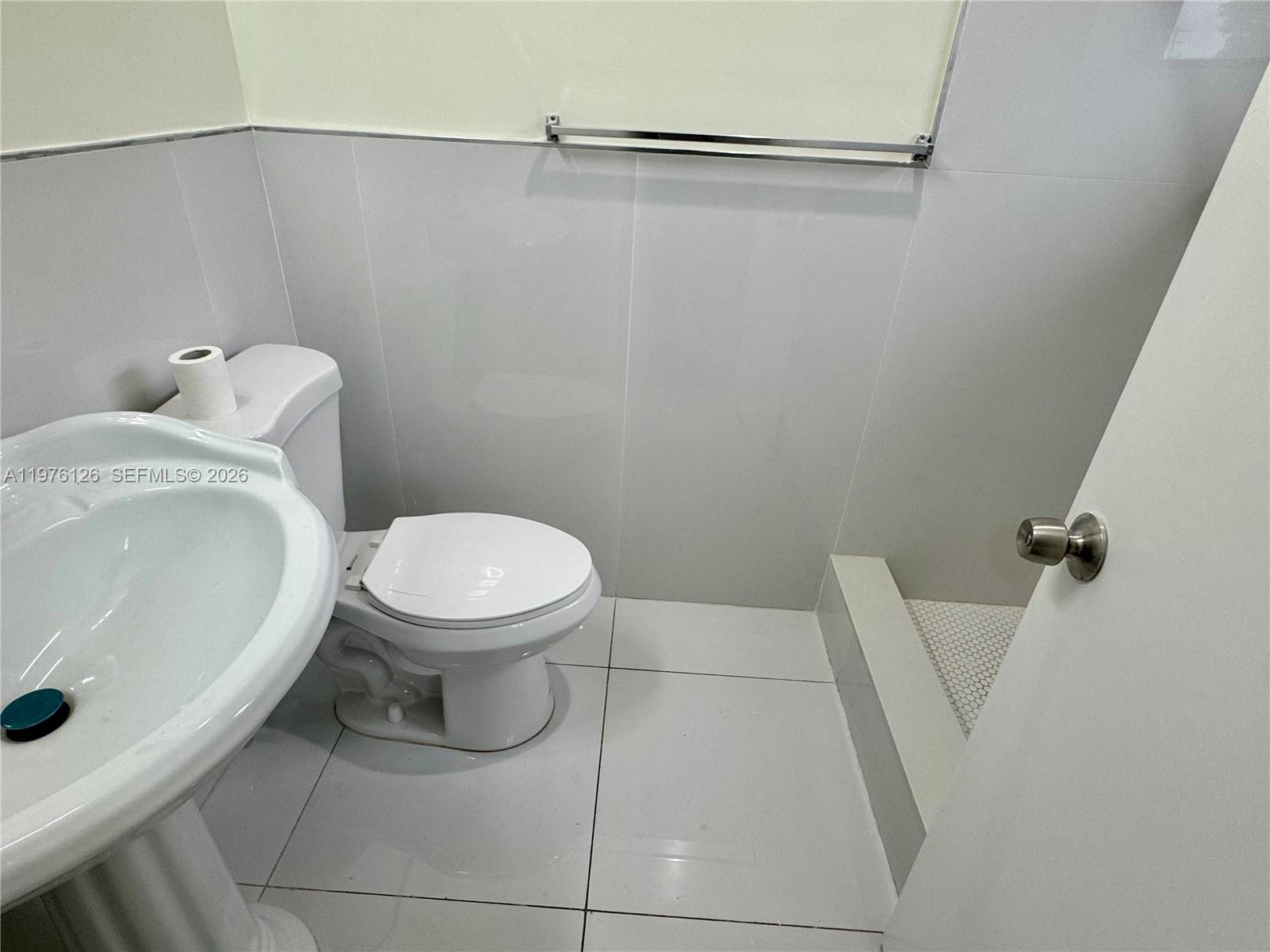 RIVERVIEW - Residential Lease