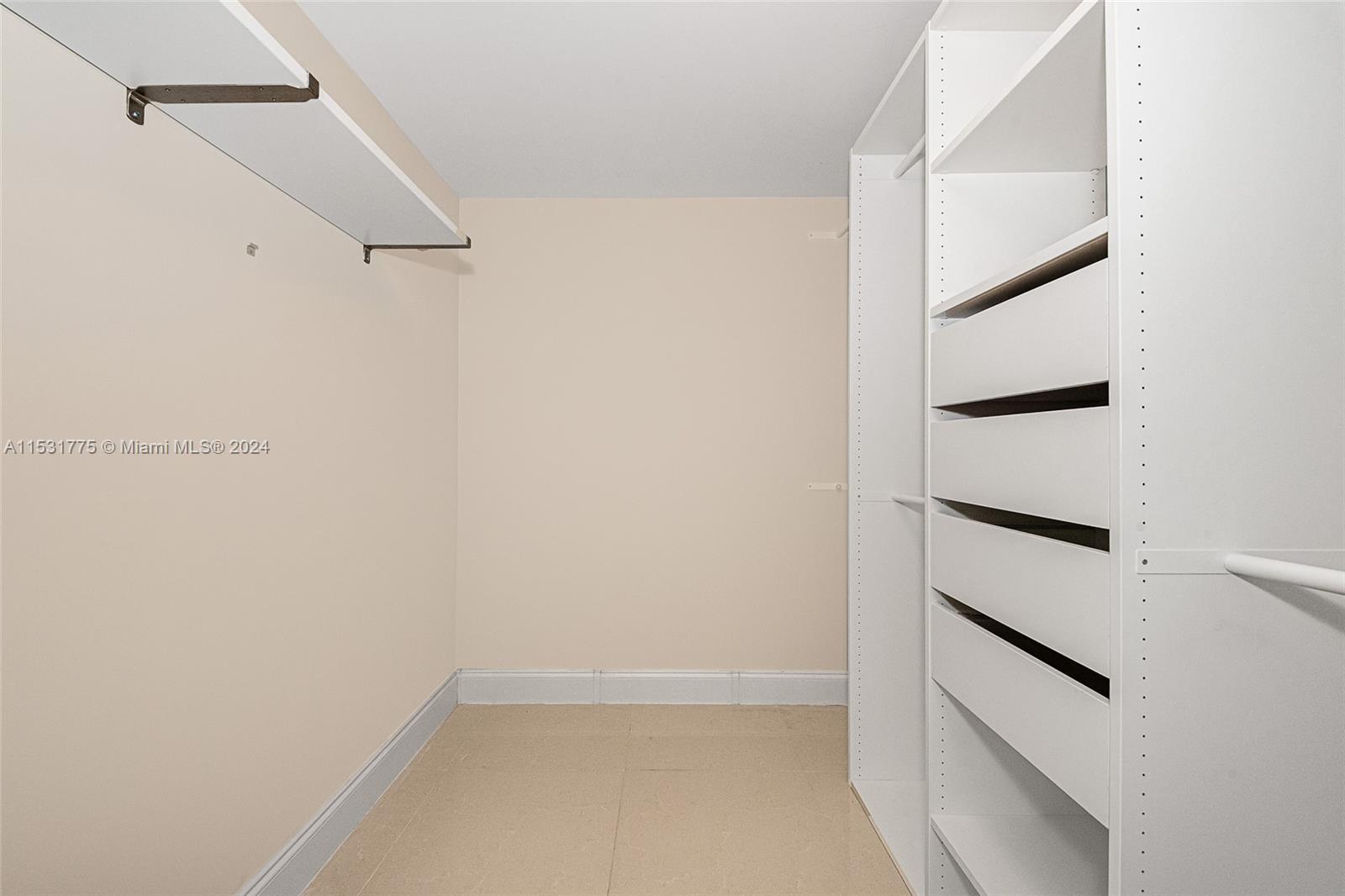 ROND POINT CONDO - Residential Lease