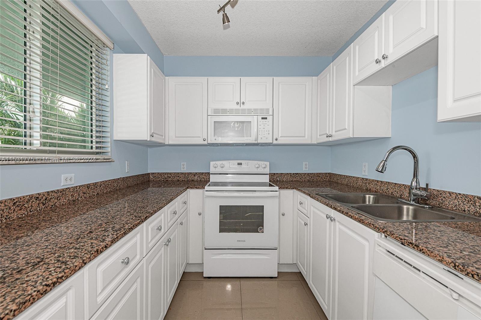 ROND POINT CONDO - Residential Lease