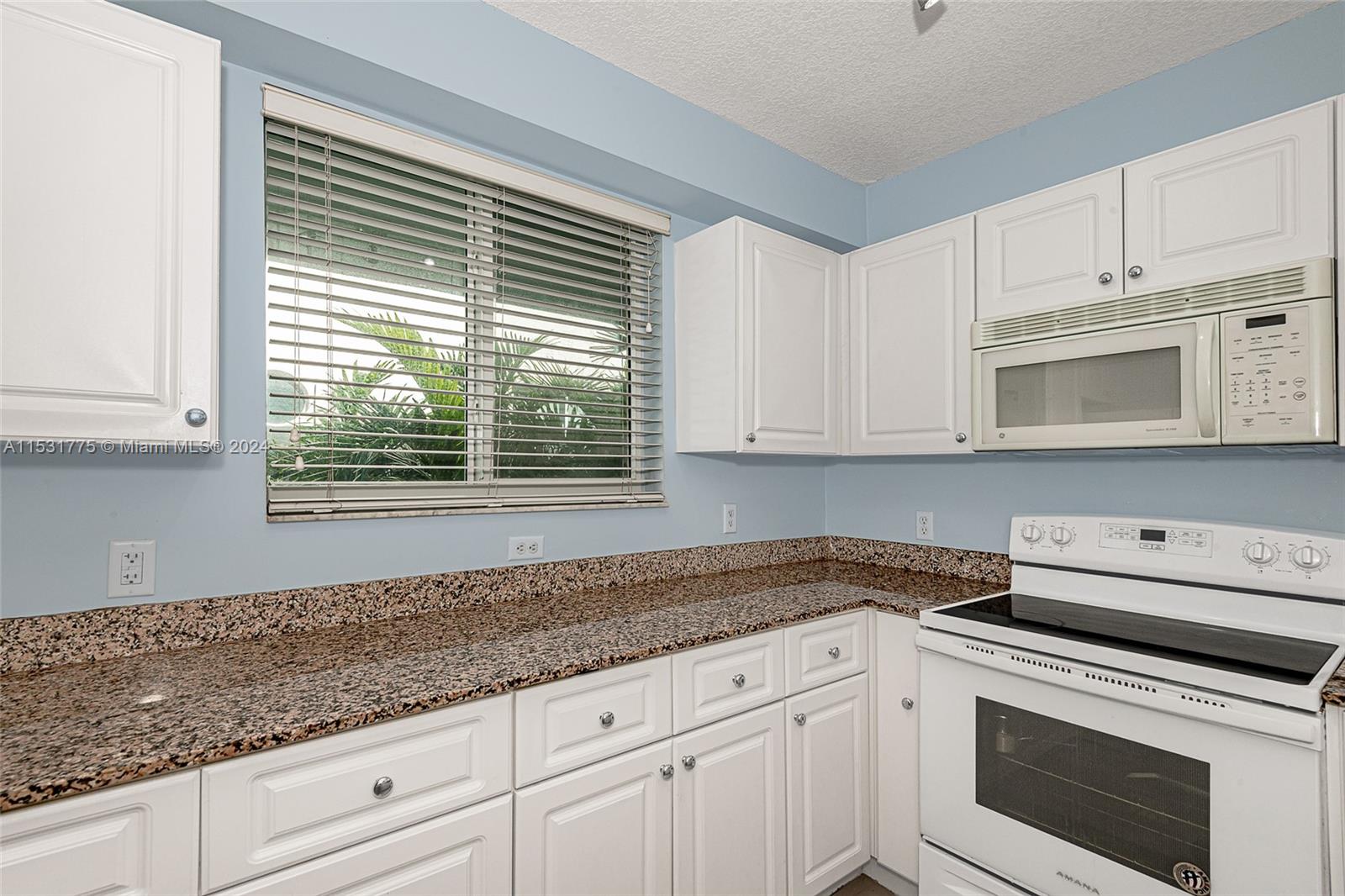 ROND POINT CONDO - Residential Lease