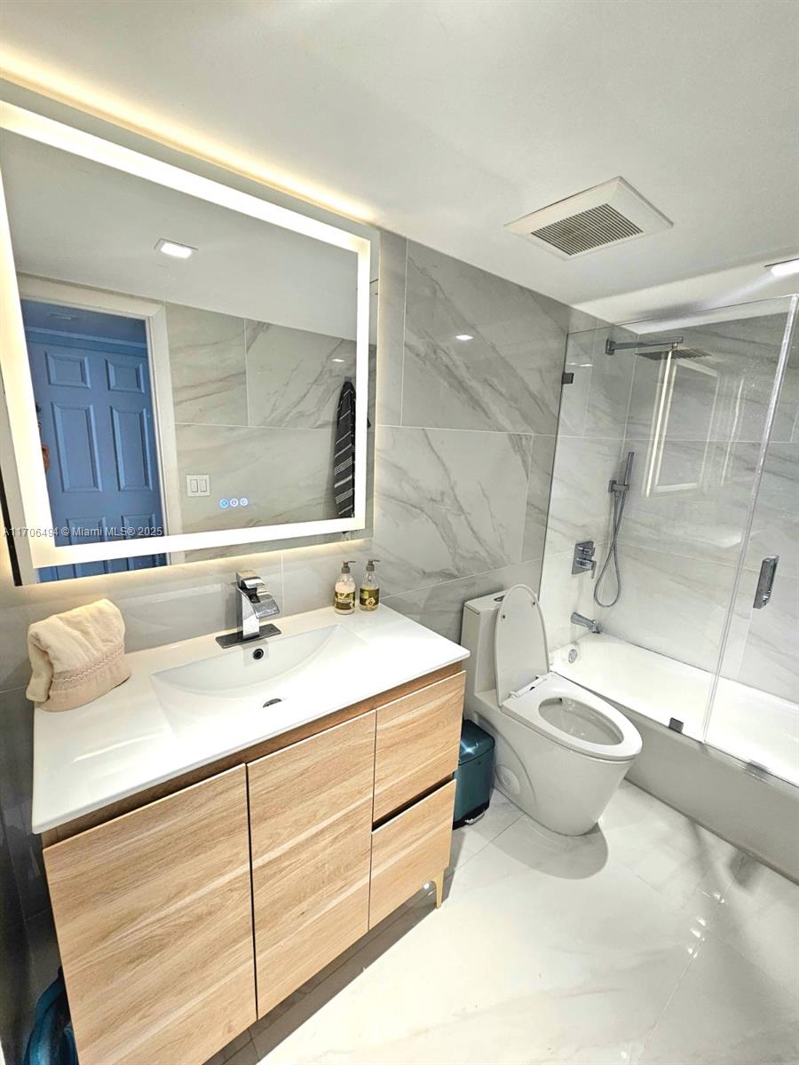 THE PRESIDENTIAL CONDO - Residential