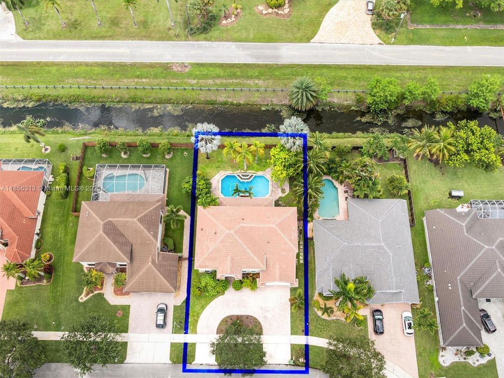 Photo of 6669 W Segovia Cir W #6669, Pembroke Pines, FL 33331 (MLS # A11856313)