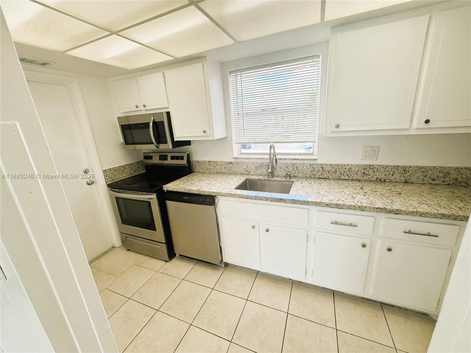 VILLAGE AT DADELAND CONDO - Residential Lease