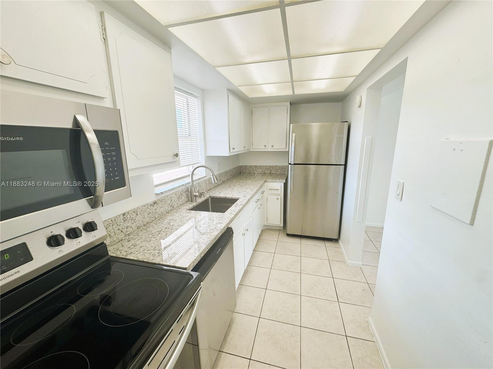 VILLAGE AT DADELAND CONDO - Residential Lease