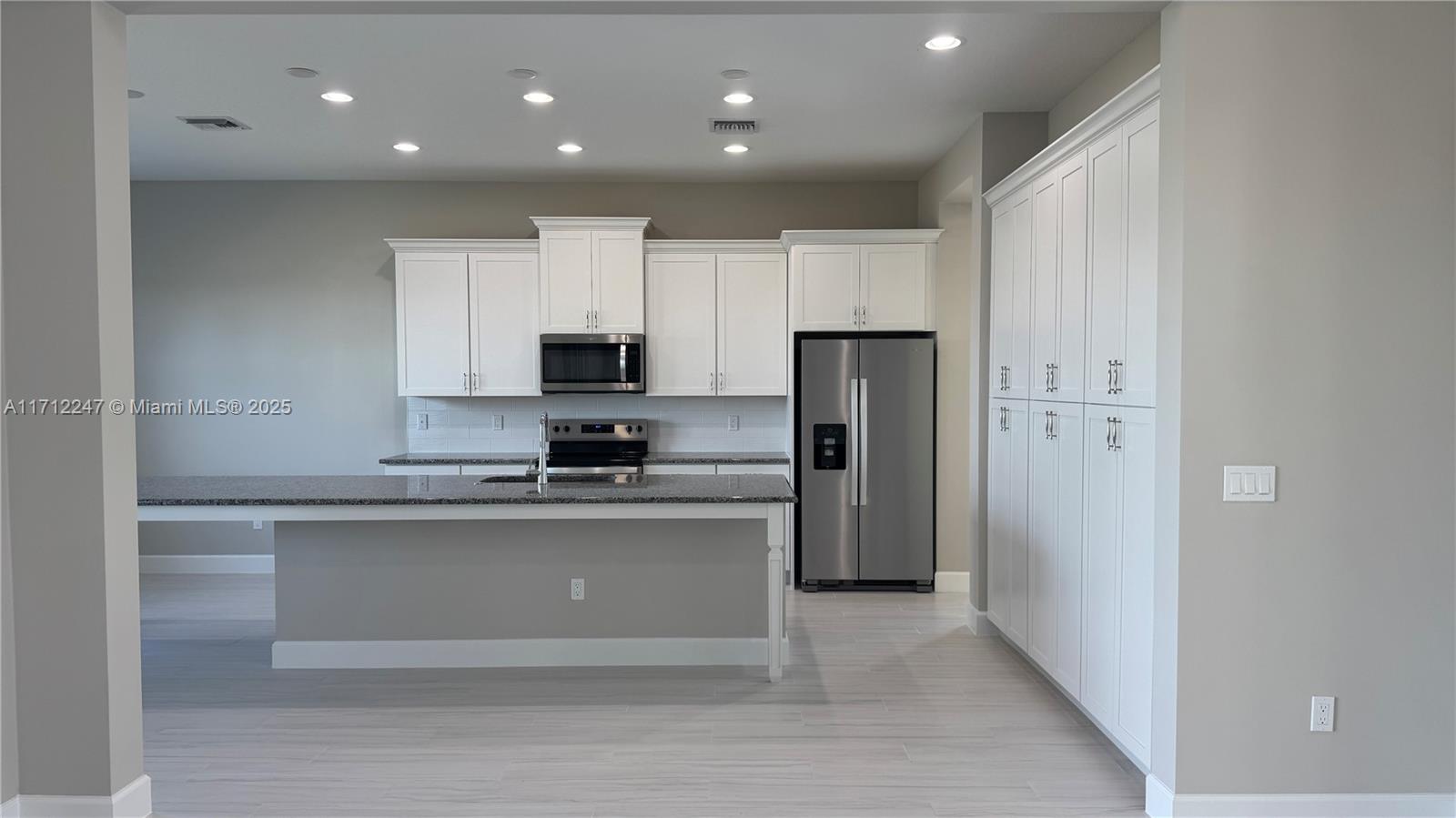 WOODLANDS OF WESTLAKE - Residential Lease