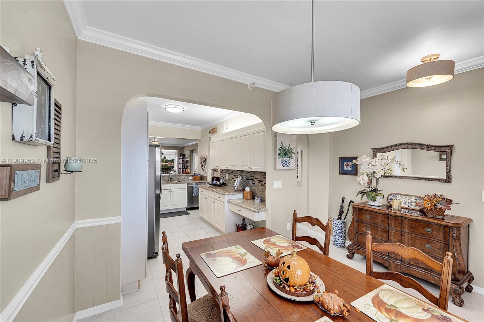 SOUTHAMPTON CONDOMINIUM - Residential