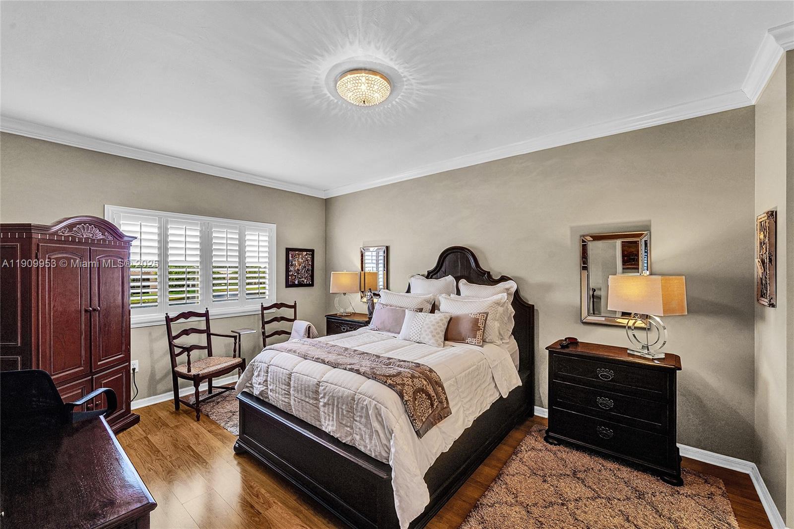 SOUTHAMPTON CONDOMINIUM - Residential