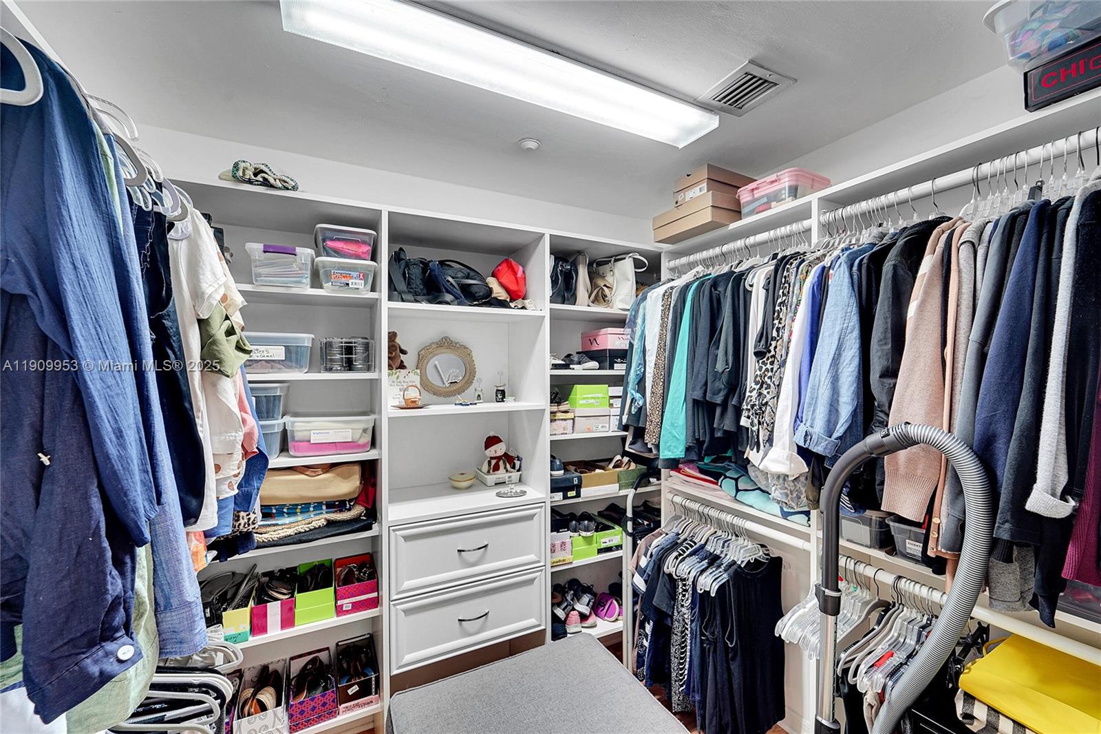 SOUTHAMPTON CONDOMINIUM - Residential