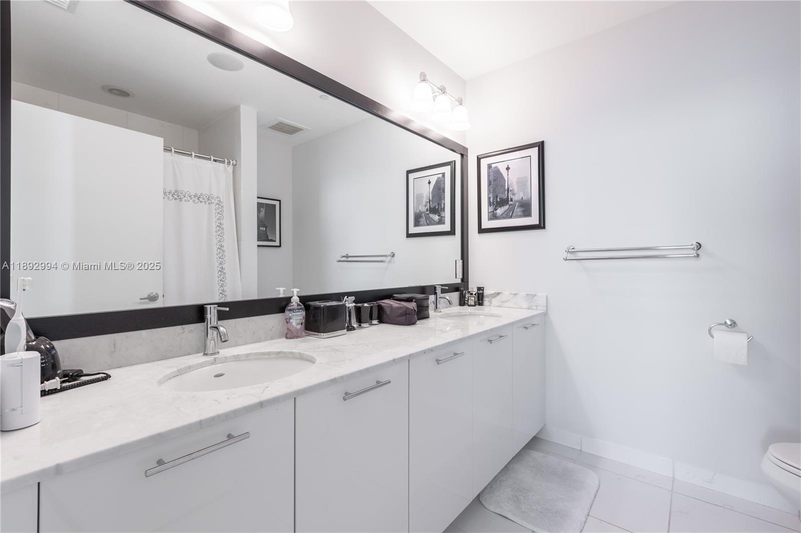 THE PLAZA 851 BRICKELL CO - Residential