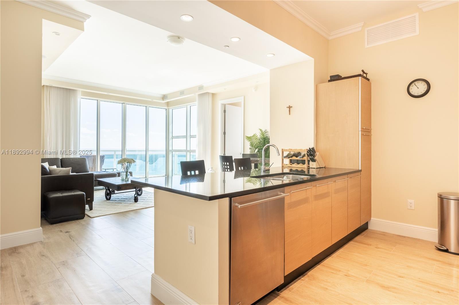 THE PLAZA 851 BRICKELL CO - Residential