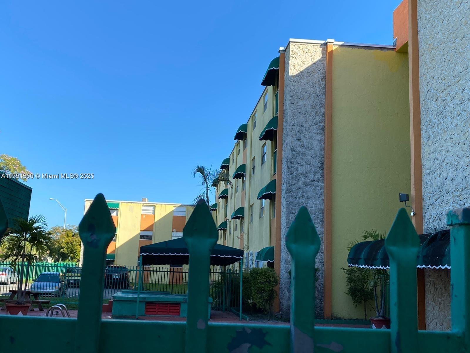 Rental Property at 666 W 81st St 311, Hialeah, Miami-Dade County, Florida - Bedrooms: 1 
Bathrooms: 1  - $2,000 MO.