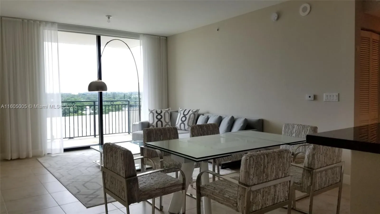 Coral Gables, Florida 33134, United States, 2 Bedrooms Bedrooms, ,2 BathroomsBathrooms,Residential,Active,55445