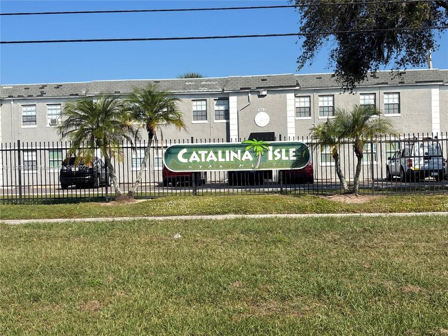 Make this Catalina Isles Condo featuring two bedrooms, 1.5 bathrooms, and community pool your rental home. Just minutes from the I-4 and John young Parkway. Key location in Downtown Orlando close to restaurants, shopping, and theme parks. Schedule your appointment today!