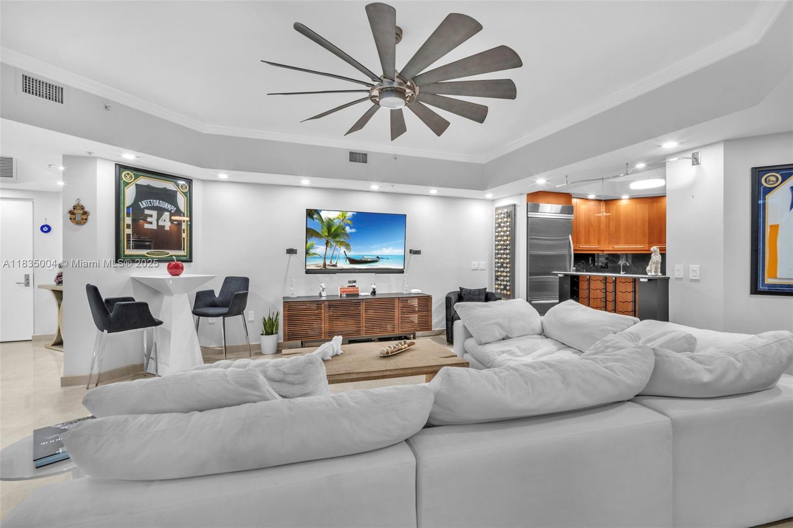 333 Las Olas Way 405