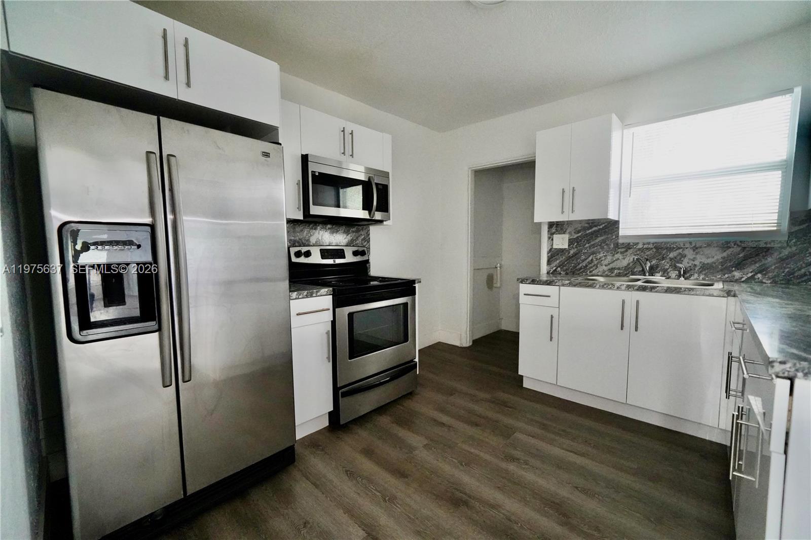 SEMINOLE LAWN - Residential Lease