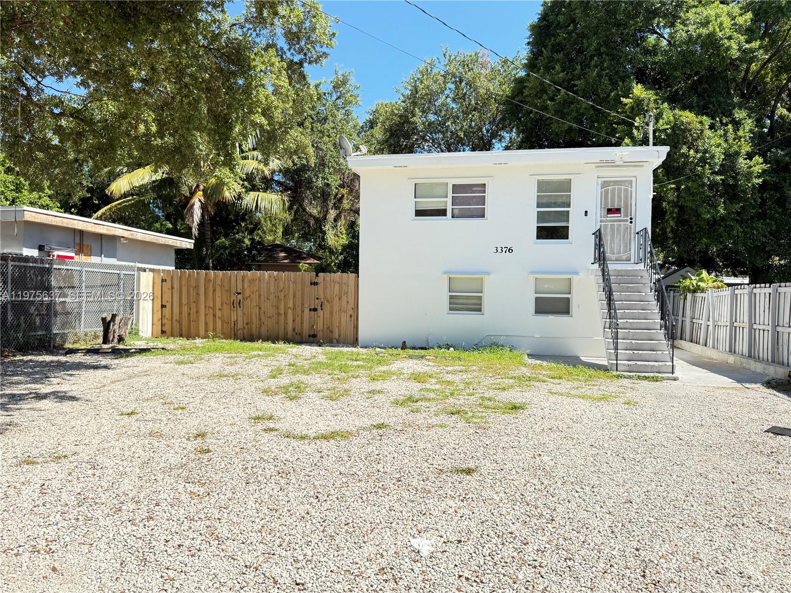 SEMINOLE LAWN - Residential Lease