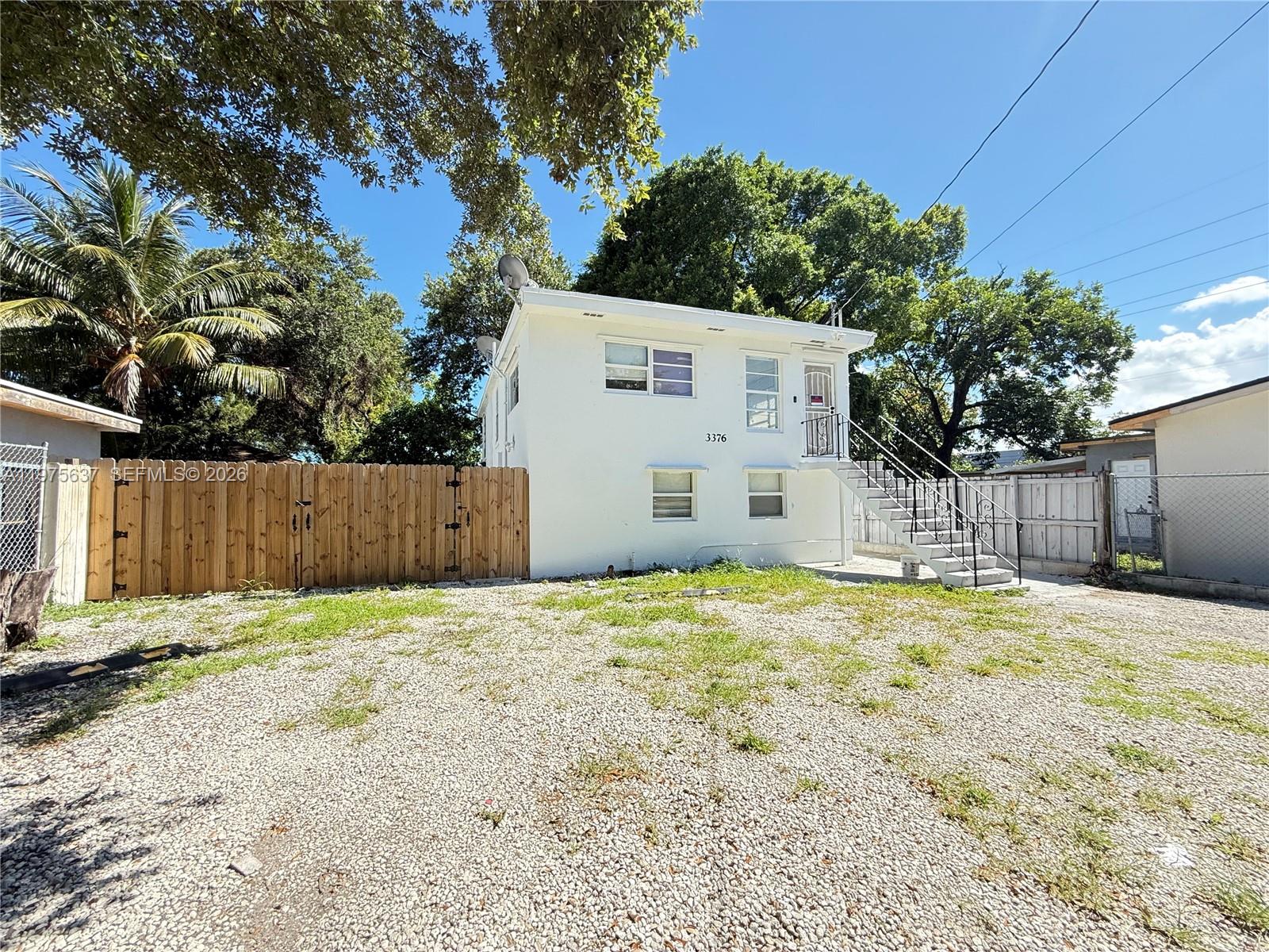 SEMINOLE LAWN - Residential Lease