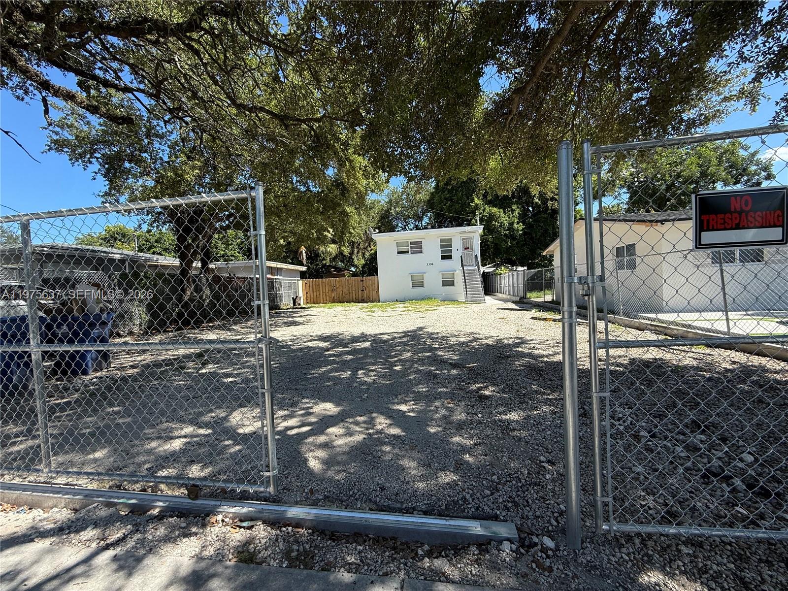 SEMINOLE LAWN - Residential Lease