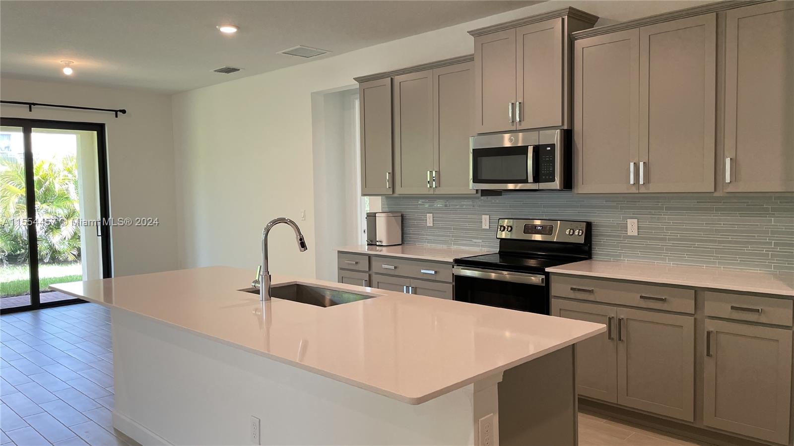 CRESTWOOD NORTH REPLAT TW - Residential