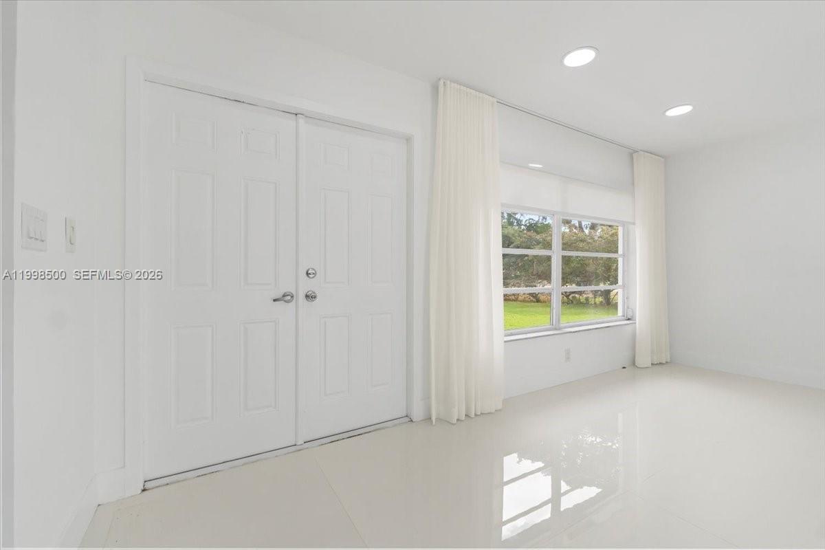 ROYAL PALM ACRES THIRD SE - Residential Lease