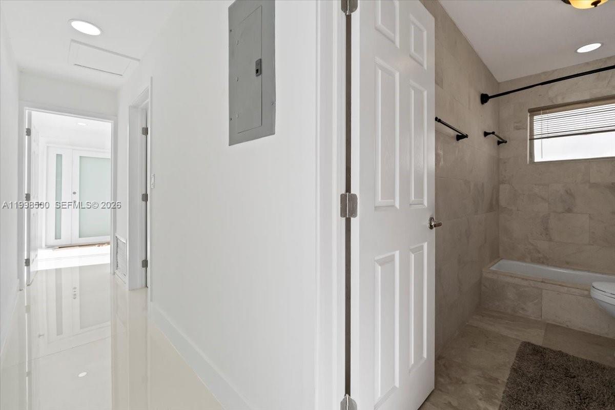 ROYAL PALM ACRES THIRD SE - Residential Lease