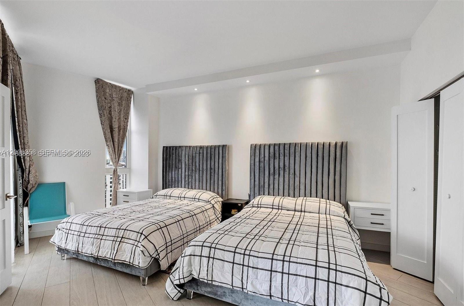 ARLEN HOUSE EAST CONDO - Residential