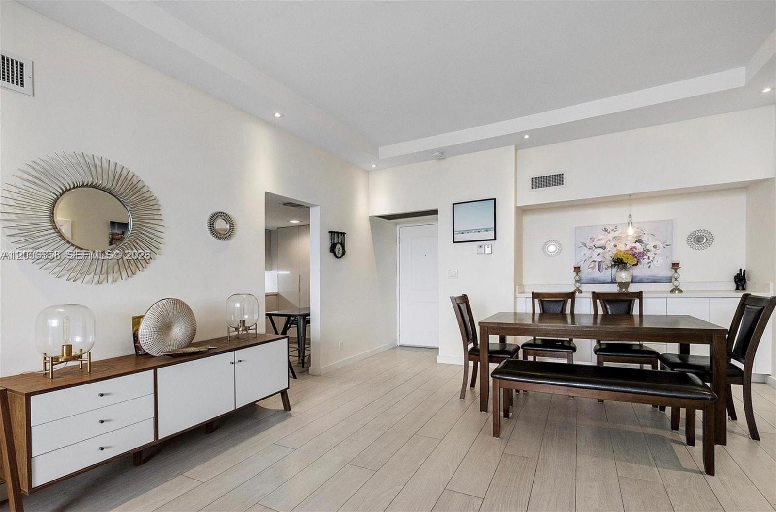 ARLEN HOUSE EAST CONDO - Residential