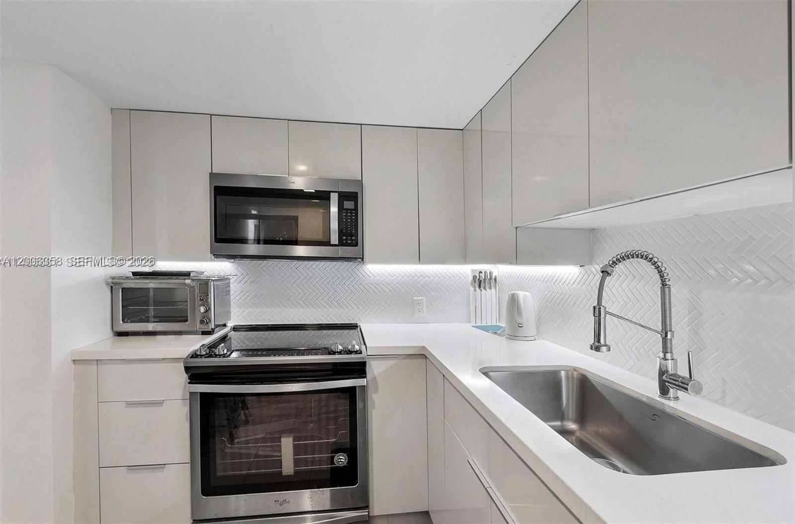 ARLEN HOUSE EAST CONDO - Residential
