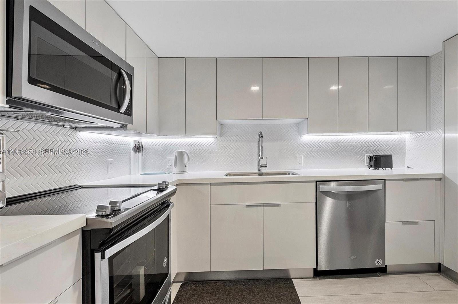 ARLEN HOUSE EAST CONDO - Residential