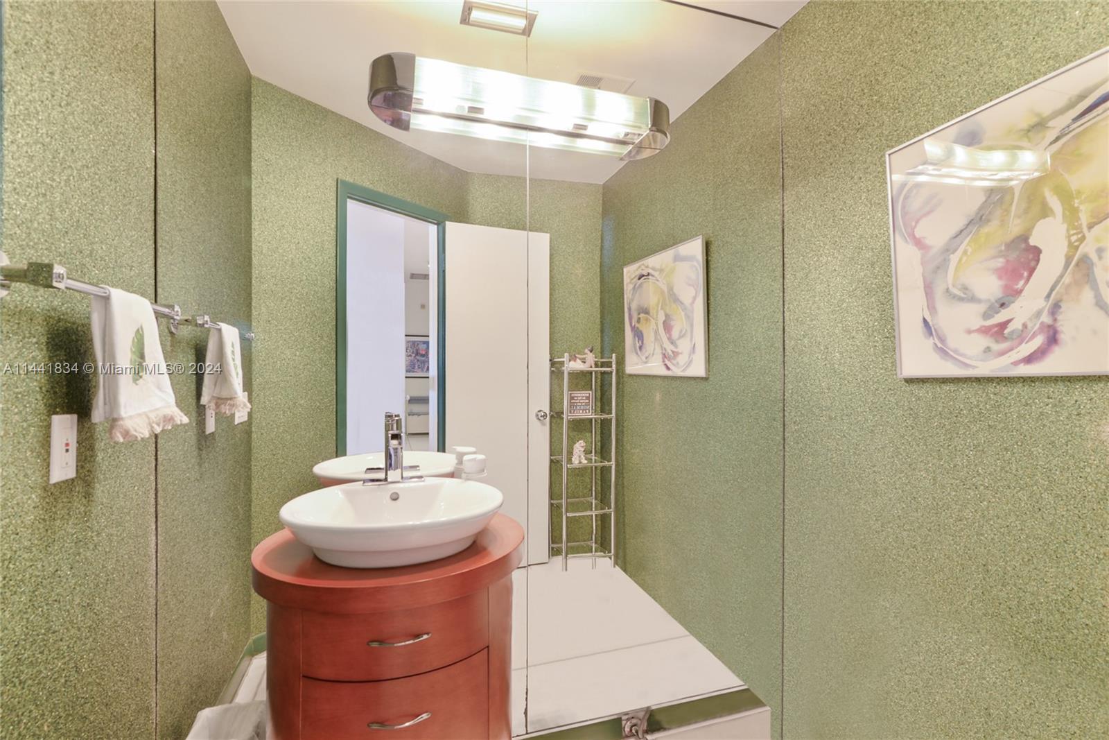 SKY LAKE - Residential