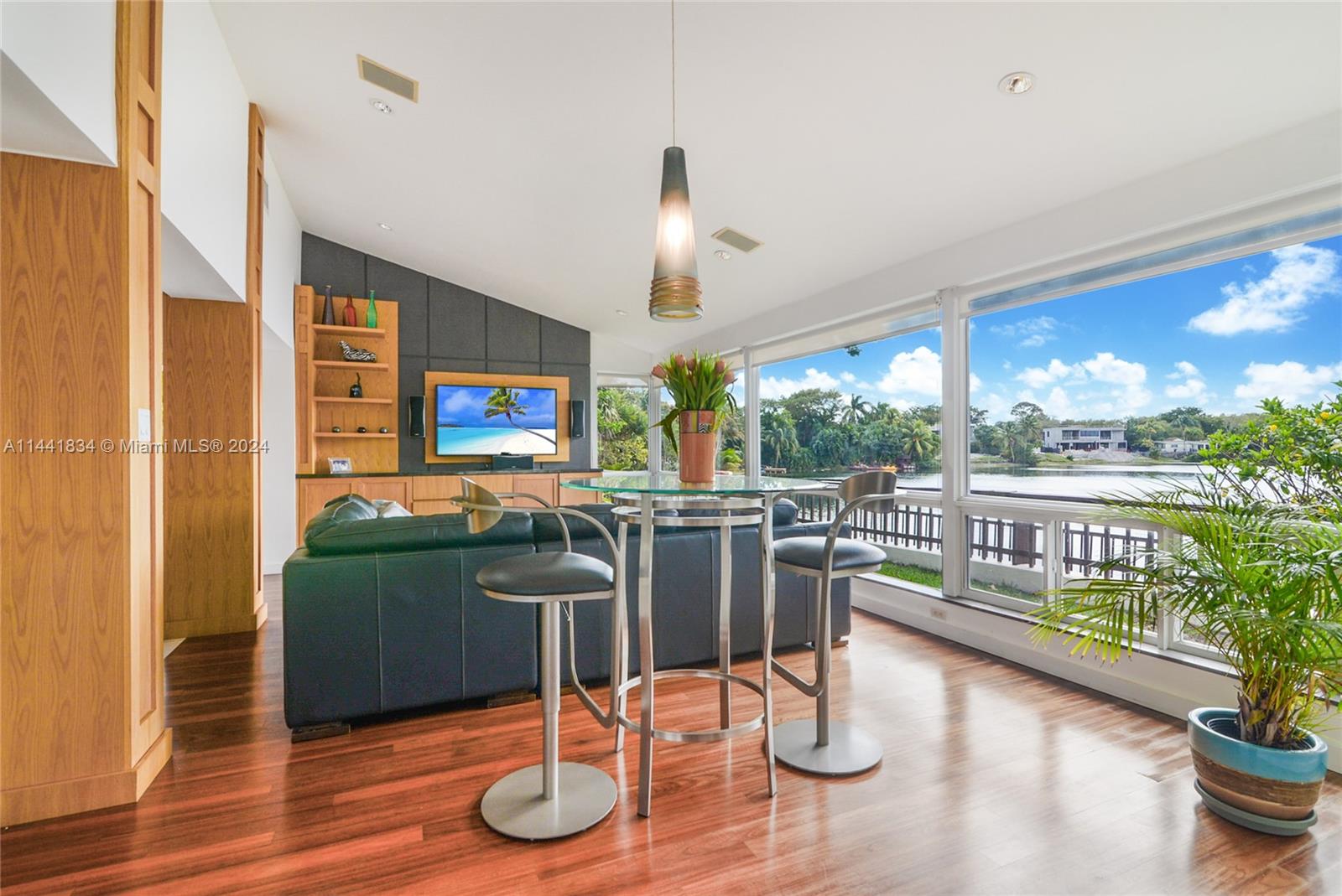 SKY LAKE - Residential