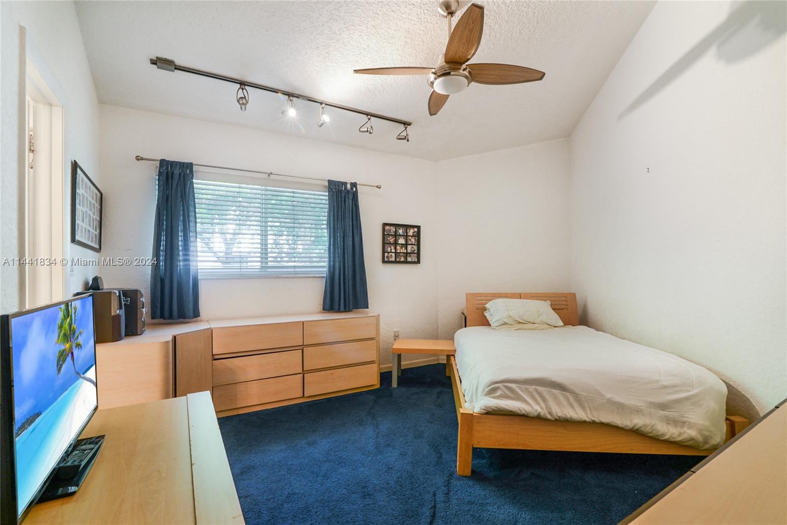 SKY LAKE - Residential