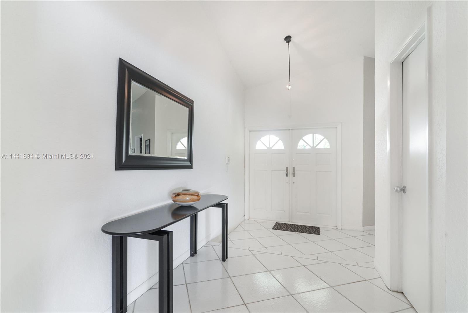 SKY LAKE - Residential