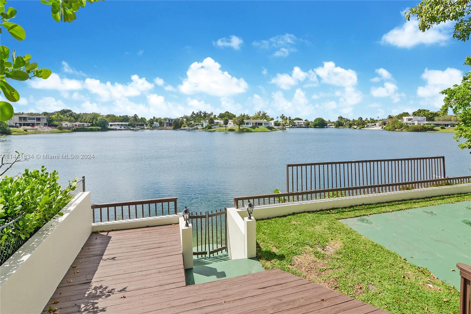 SKY LAKE - Residential